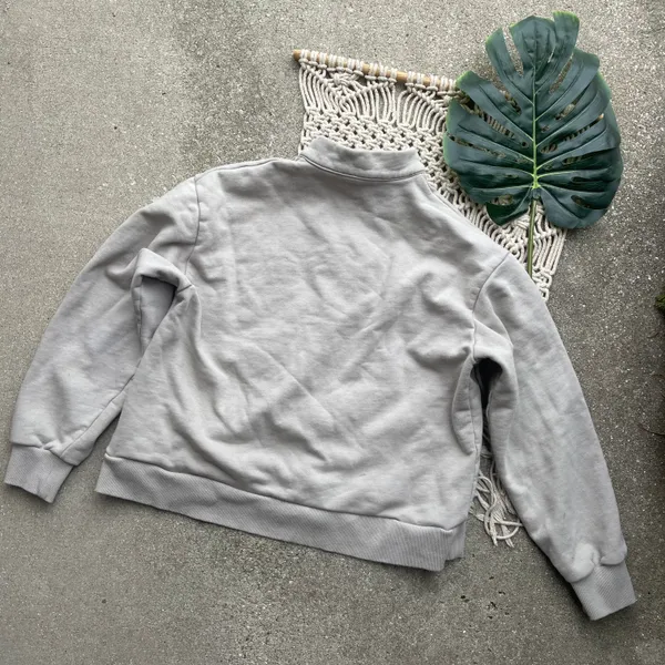 White Fox Set - Sweatshirt Size S/M and Sweatpants Size Small - Image 5