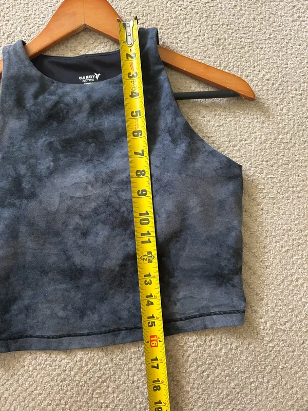 Old Navy Active semi crop top  - Image 6