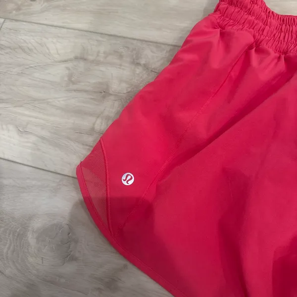 Lululemon Shorts Hotty Hot 4" Low-Rise 4 Lip Gloss - Image 3