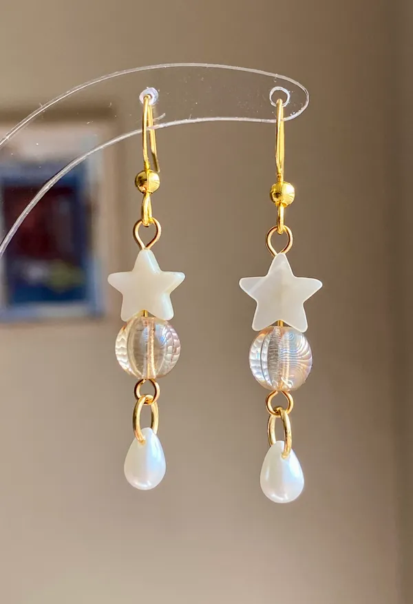 Handmade fairy whimsy star & teardrop dangle earrings🩵🌟 - Image 3