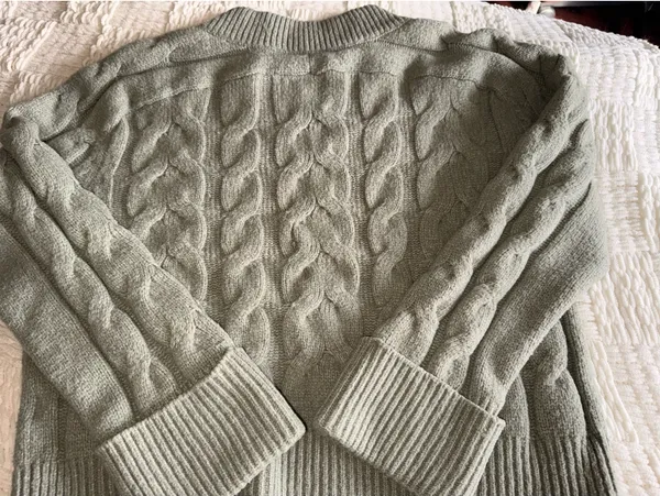 Abercrombie & Fitch Cable Easy V-Neck Sweater - Image 3