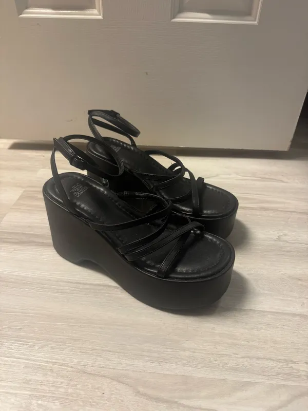 Wild Fable Black Platform Sandals - Image 2