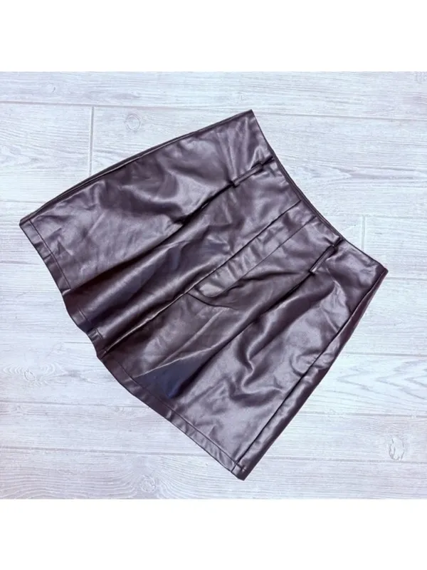 Lulus vegan leather pleather black shorts size medium - Image 2