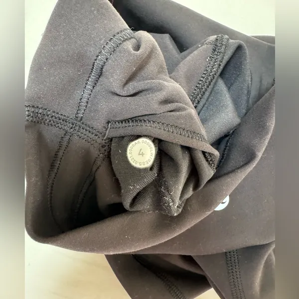 Lululemon Wunder 6 in Bike Shorts - Image 3