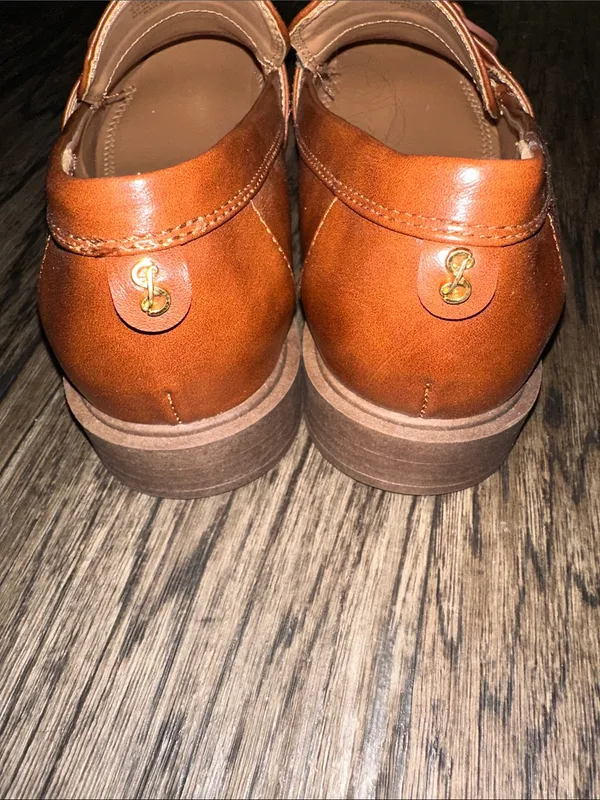 Sam & Libby Tan Leather Slip-On Loafers with Gold-Tone Logo - Image 2