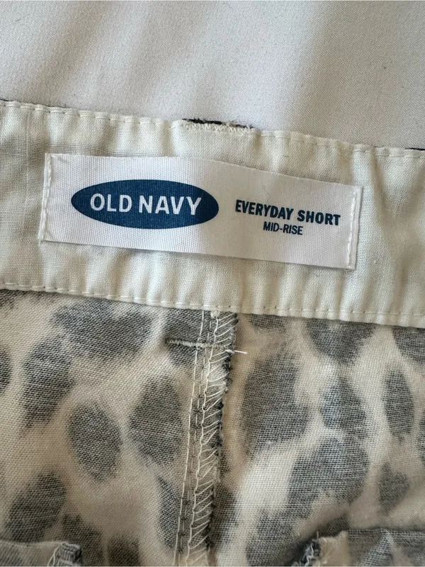 Old Navy Black Lace - Image 2