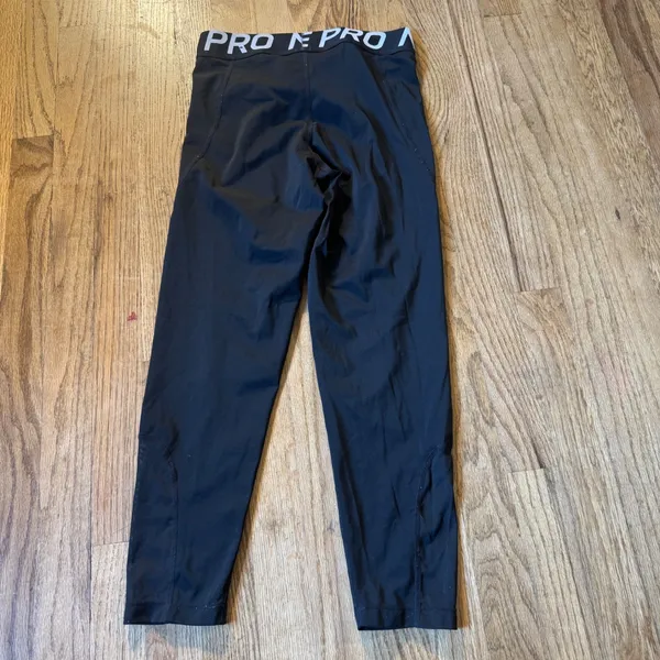 Nike Pro Women Black Cropped Training Leggings AO9972-010 Medium - Image 3