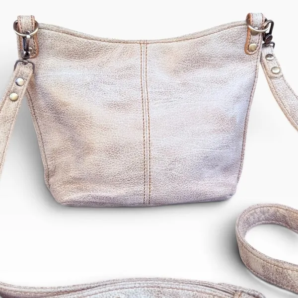 HOBO White/Ivory Gold Patina Leather Small Crossbody Bag Purse Adjustable Strap - Image 2