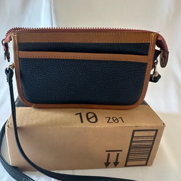 Vintage Dooney & Bourke Black & Brown Fold Over Leather Crossbody Shoulder Bag - Image 4