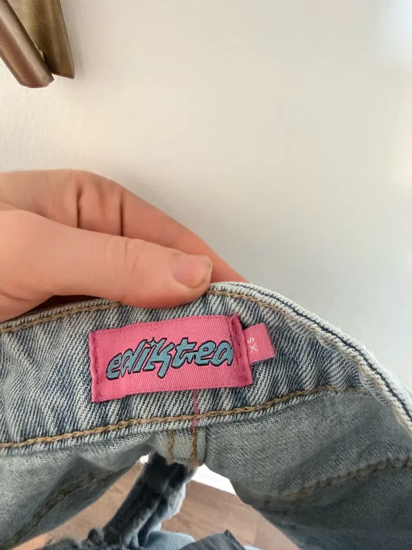 Edikted Low-Rise Jean Shorts - Image 3