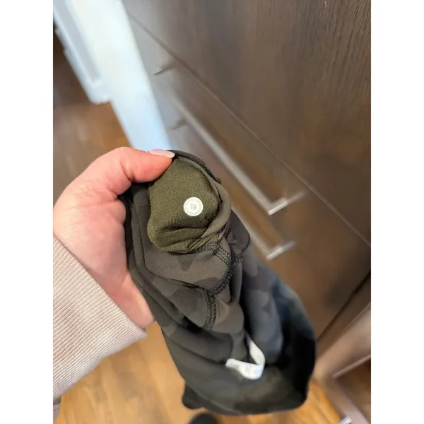 Lululemon Align™‎ High-Rise Pant 25" in a camo pattern 18 - Image 3