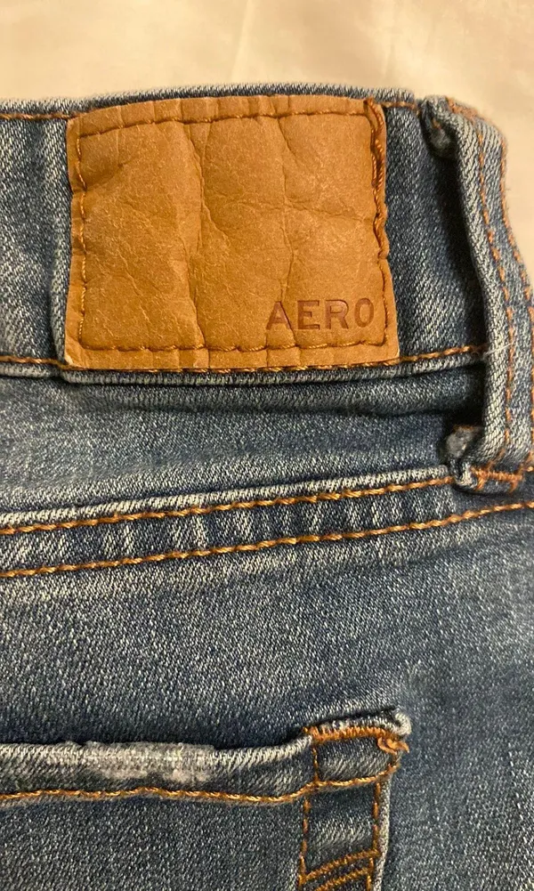 Aeropostale Low Rise Midi Denim Shorts - Image 2