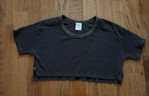 NWOT OFFLINE By Aerie Wow! Waffle Scoop T-Shirt dark grey XS - Image 3