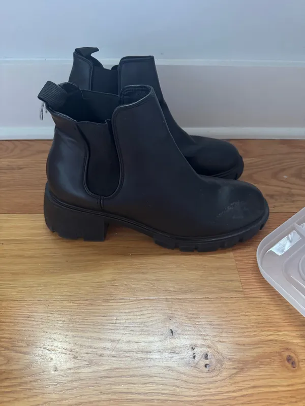 Steve Madden Boots Leather Chelsea - Image 3