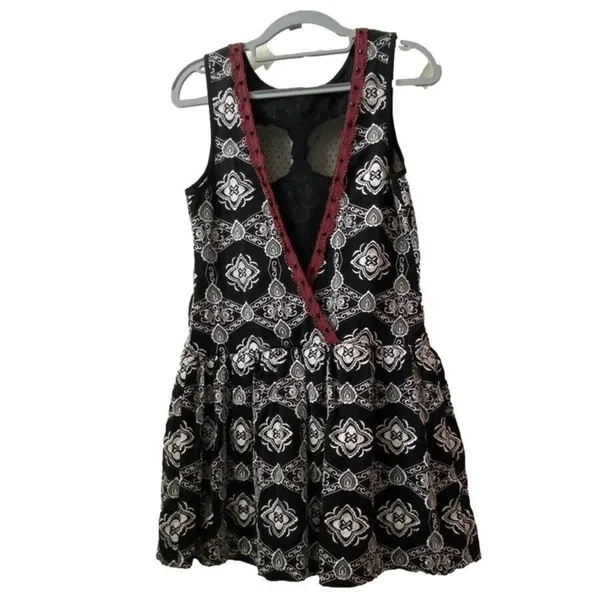 Free People Ovs Night Embroidered Deep V mini Dress Sz S‎ - Image 5
