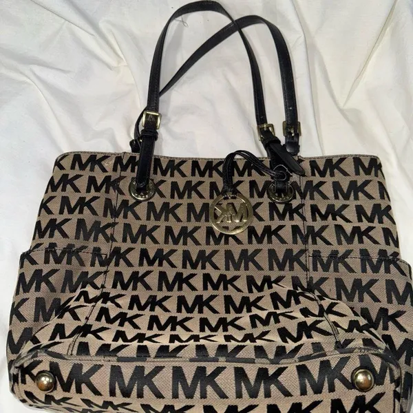 Michael Kors Large Jet Set Tote - Image 2