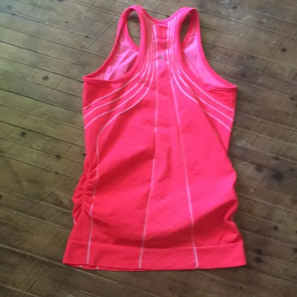 Athleta M ruched sides bright pink workout tank - Image 4