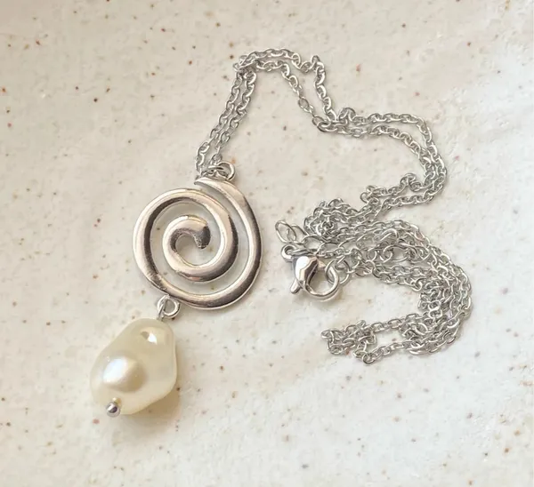 Handmade stainless steel spiral swirl uzumaki & pearl necklace🌀 - Image 6