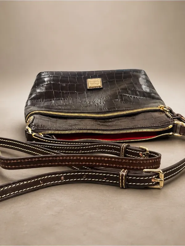 Dooney Bourke Oakdale Crossbody Bag Purse Crocodile Embossed Leather EUC - Image 4