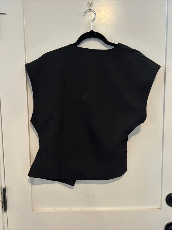 SHEIN Black Structured V-Neck Buttoned Vest size medium - Image 3