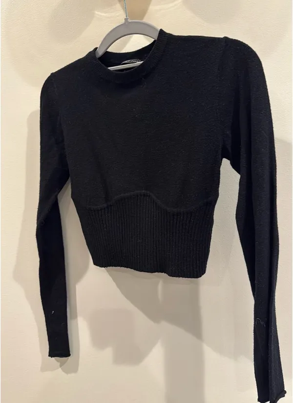 White Fox Black cropped sweater - Image 3