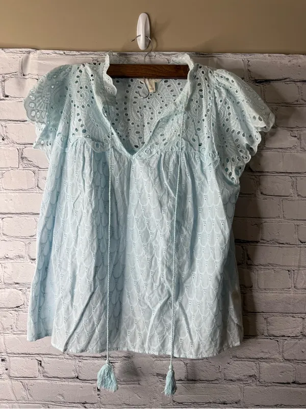 Adiva Blue Eyelet lace ruffle sleeve blouse size large - Image 7