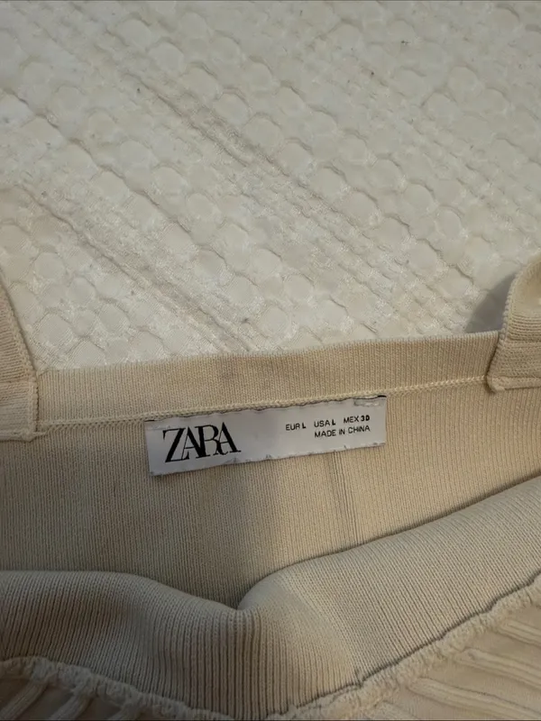Zara Cream Ribbed V-Neck Cropped Tank - Image 2
