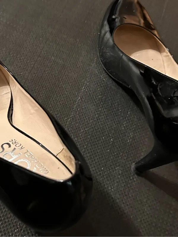 Michael Kors Black Patent Leather Round Toe Pumps 8M - Image 10