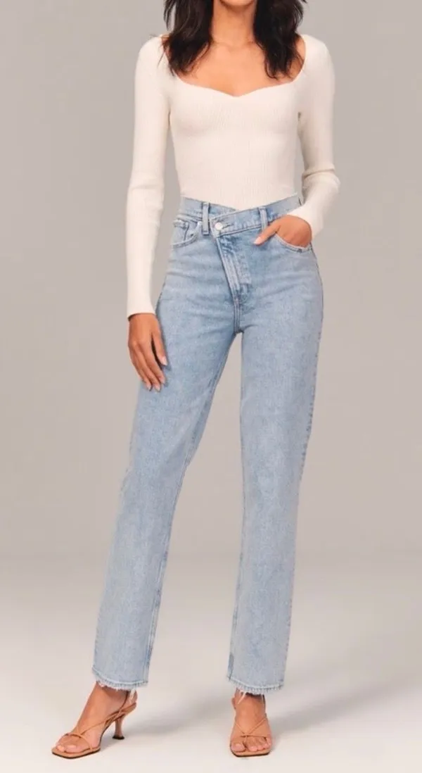 Abercrombie Ultra High-Rise 90s Straight Jeans Curve Love - Image 3