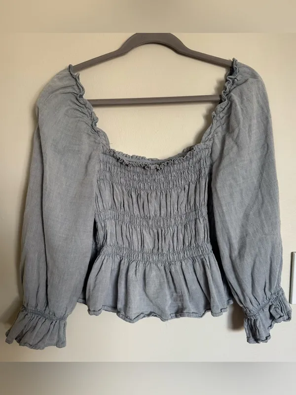 WHO WHAT WEAR Blue Chambray Smocked Top Balloon Puff Sleeves Ruffles Size M - Image 5