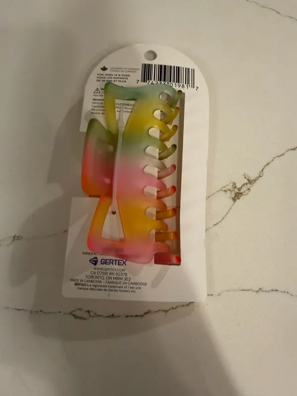 NWT sophi. Multi-Color Matte Gradient Hair Claw Clip - Image 2