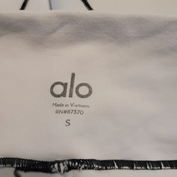 Alo Yoga leggings - Image 11
