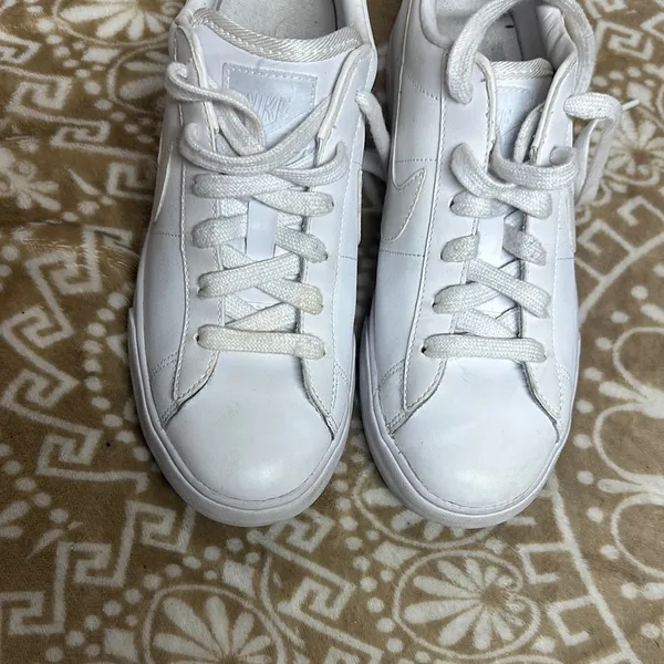 Nike White Athletic Shoes Classic Design - Image 15