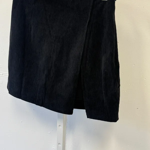 NWT Boutique COCCKO‎ Black Corduroy Wrap Mini Skort Medium Side Slit Academia - Image 3
