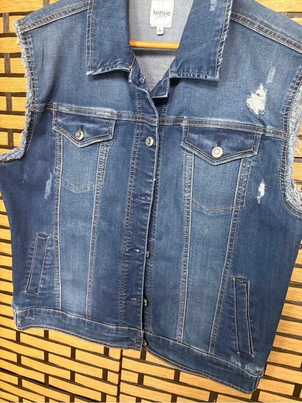 Kenzie denim vest size large - Image 4