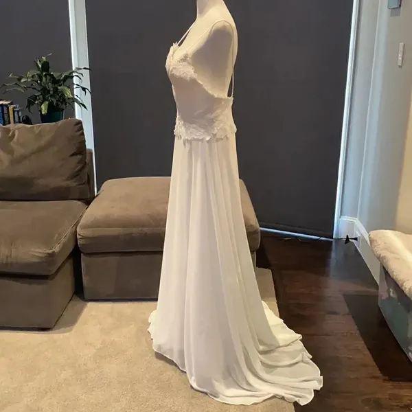 Women’s Elegant White Wedding Dress with Spaghetti Straps Size 12 NWOT - Image 3