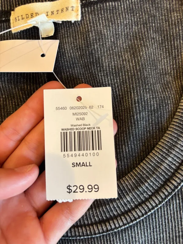 Buckle tank never worn - Image 3