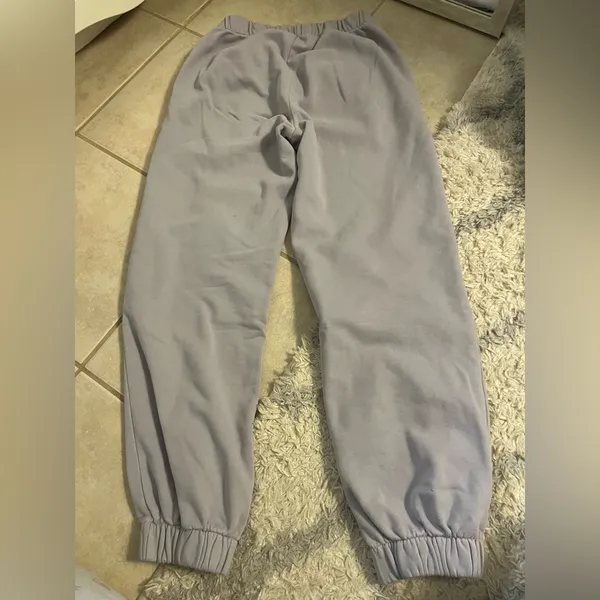 Brandy Melville John Galt Rosa Lavender Sweatpants - Image 3