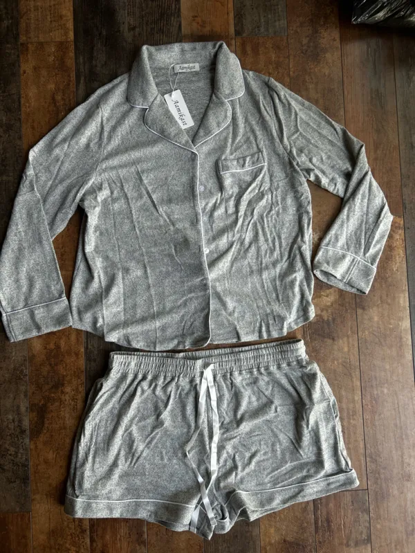 amika Heathered Gray Long-Sleeve Pajama Top & Drawstring Shorts xl - Image 2