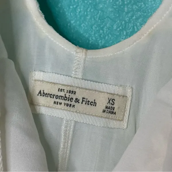 Abercrombie & Fitch Mini White Flowy boho dress - Image 7