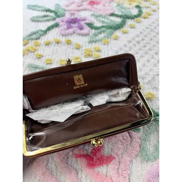 Anne Klein Vintage Brown Suede Kiss Lock Makeup Bag Clutch Lion Logo‎ - Image 4