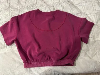 Lululemon cropped top - Image 3