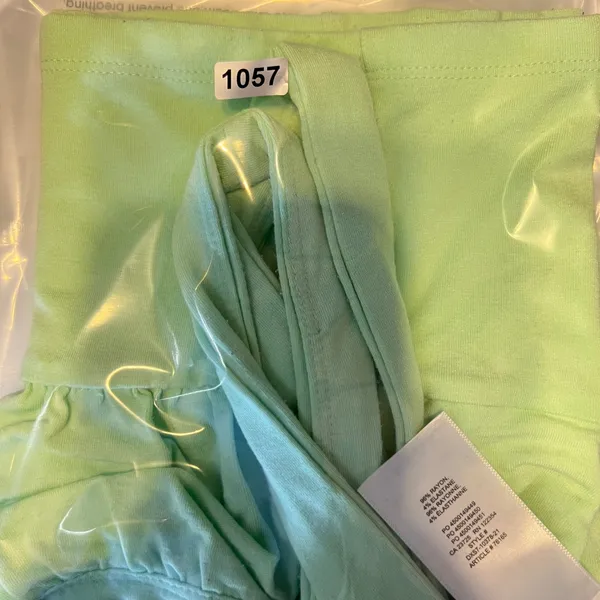1057 |‎ Wilfred Free Aritzia Slim Fit Orbit Crop Top Tank Lime Green Womens M - Image 8
