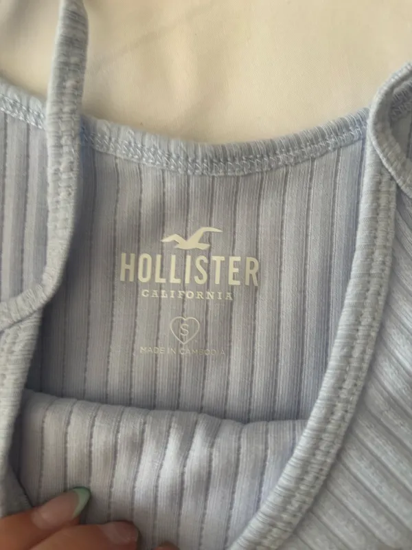 Hollister Tank Top Crop Top - Image 2