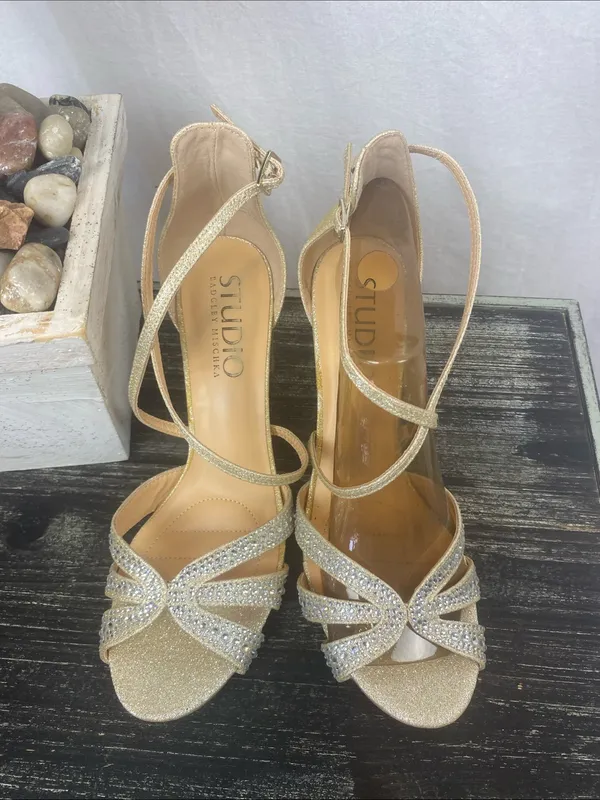 Badgley Mischka Studio Silver Sequin Strappy Heel Shoes 8.5 - Image 2
