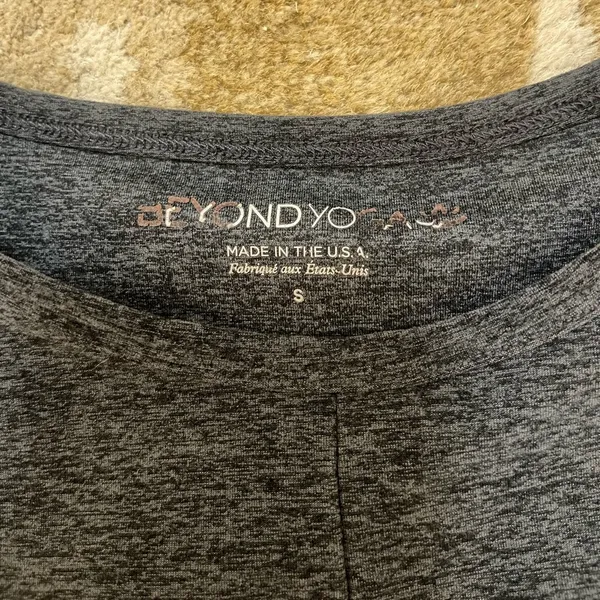 Beyond yoga grey twist side high neck tank top women’s size small - Image 4