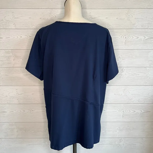 Urbane Ultimate navy v-neck scrub top Size XXL - Image 4