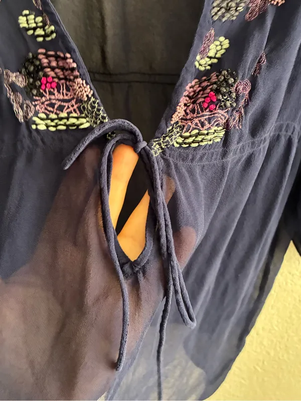 Anthropologie Saivana Silk Beaded Sheer Embroidered V-Neck Peasant Navy Blouse M - Image 7