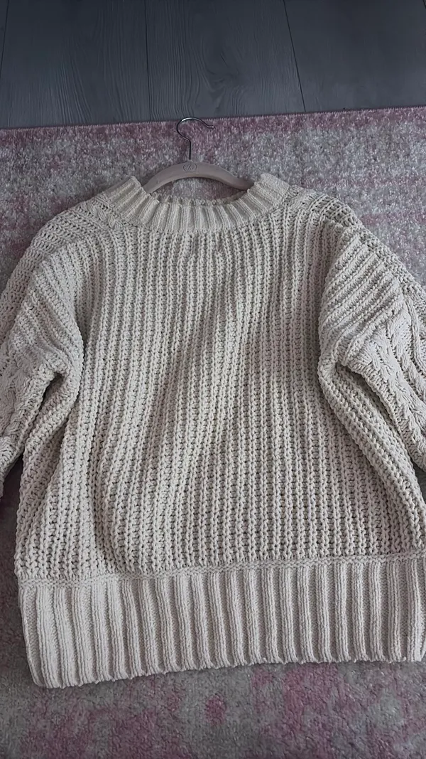 Bow Sweater Tan Size 4 - Image 3