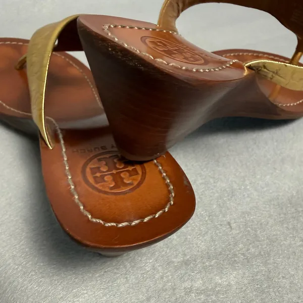 Tory Burch Miller Wedge Sandals Gold Metallic Croc Embossed Logo 8M - Image 6